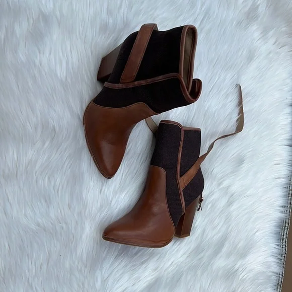 Paris Hilton leather bootie - Picture 3 of 10